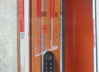 Cửa Sắt Khóa Điện Tại Hà Nội